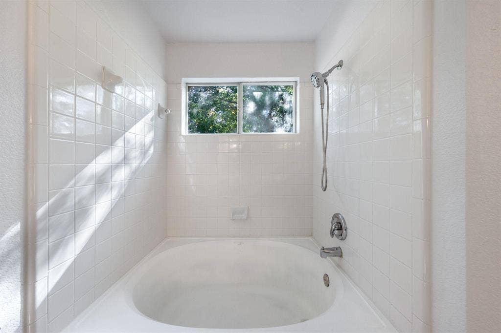 8 BR in Round Rock