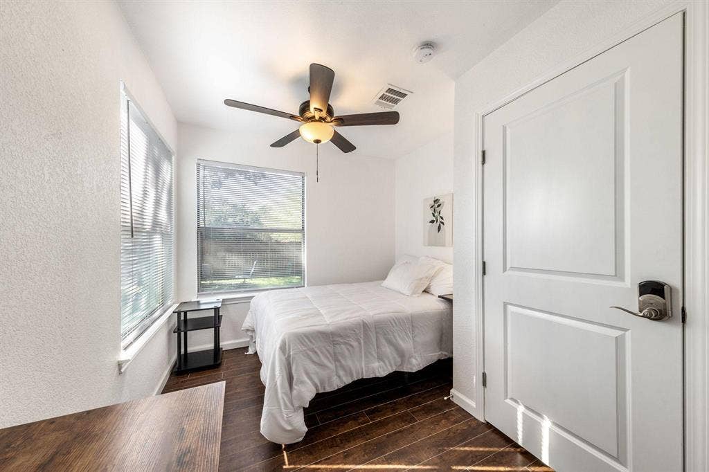 8 BR in Round Rock
