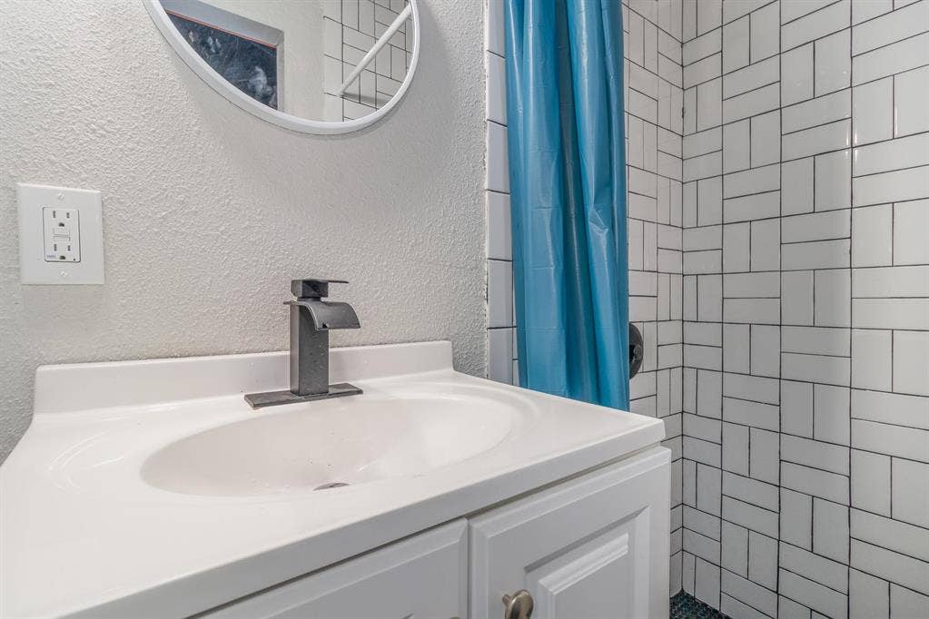 12 BR in Dallas