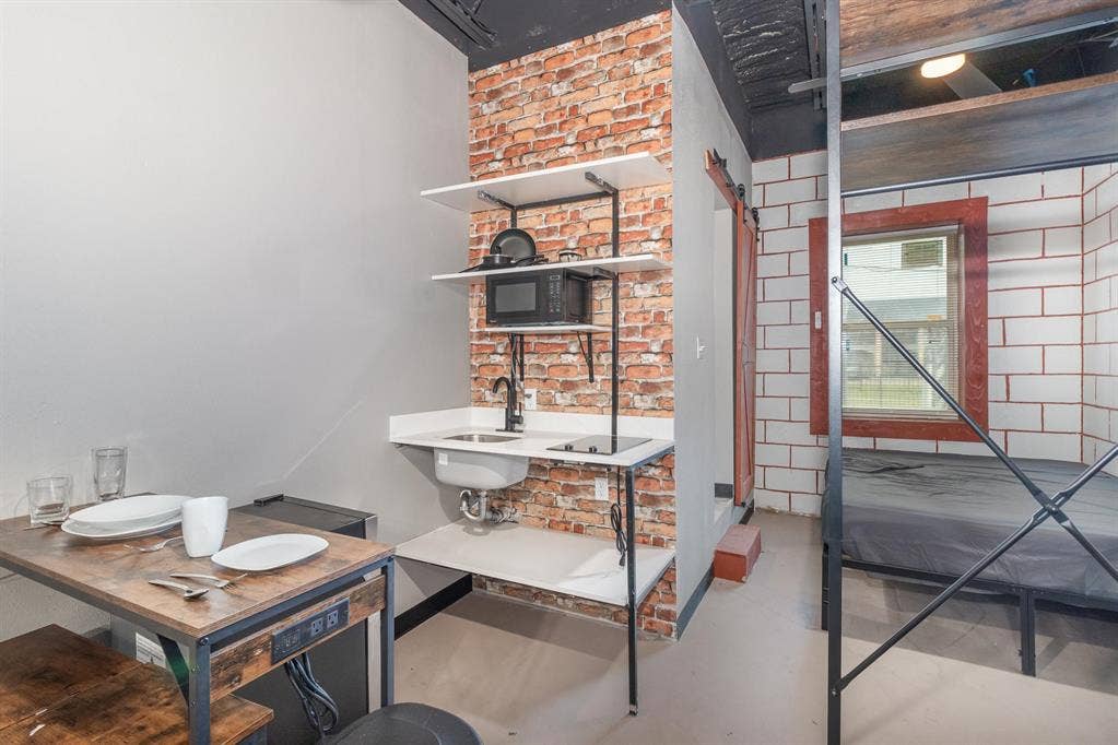 12 BR in Dallas