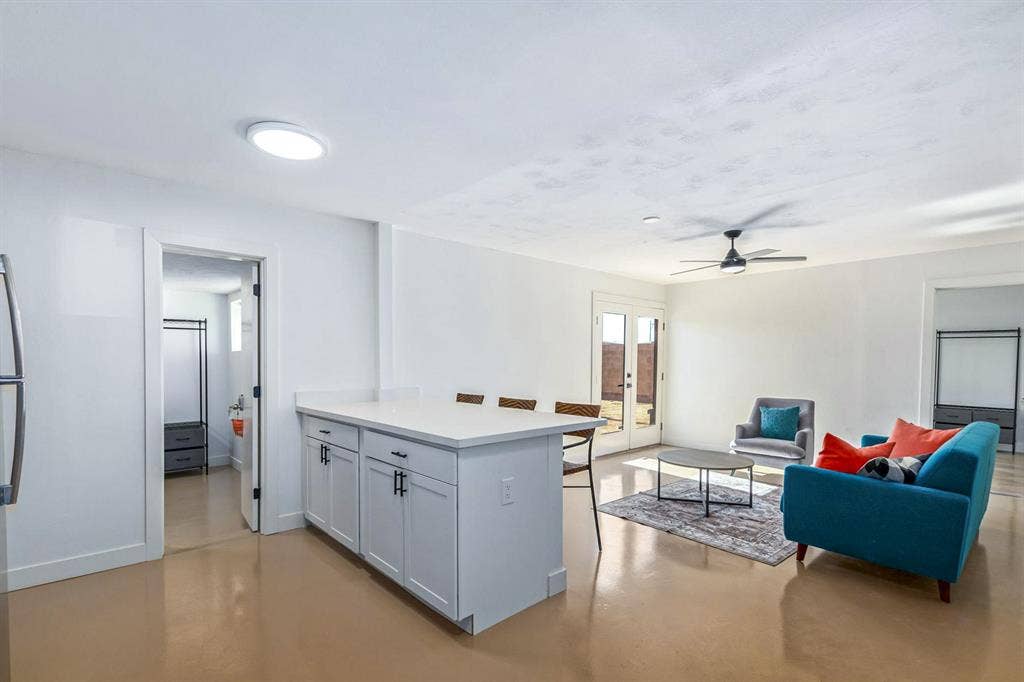 7 BR in Phoenix
