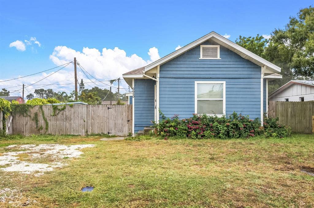 7 BR in Seminole
