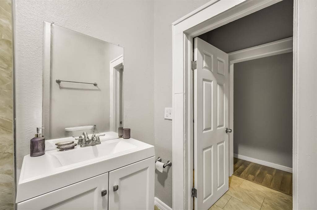 7 BR in Seminole