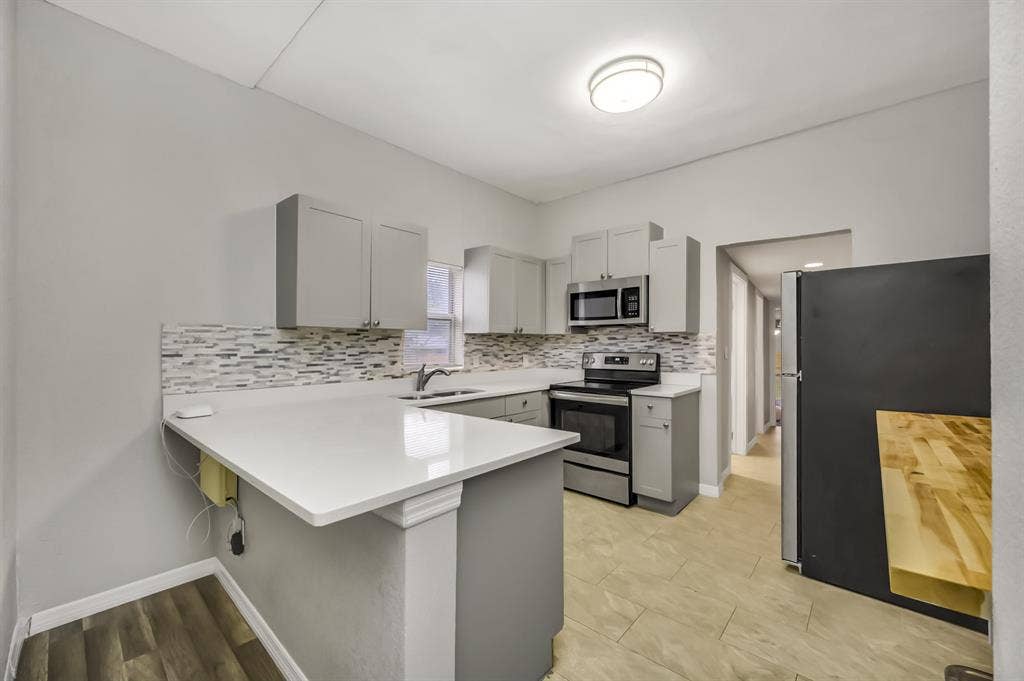 7 BR in Seminole