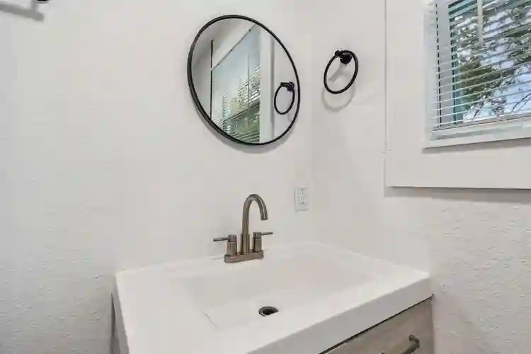 12 BR in St. Petersburg