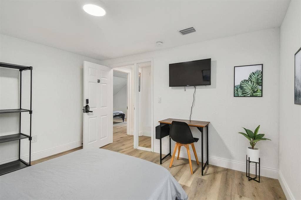 12 BR in St. Petersburg