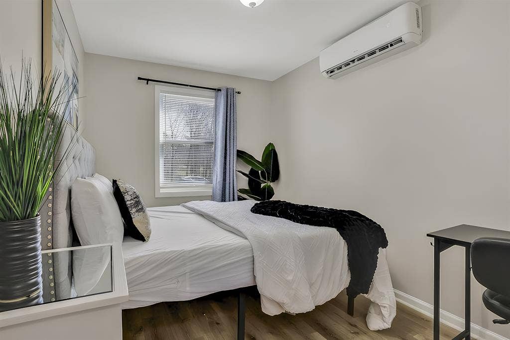 7 BR in Decatur
