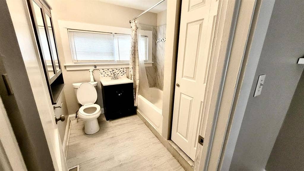 7 BR in Baltimore