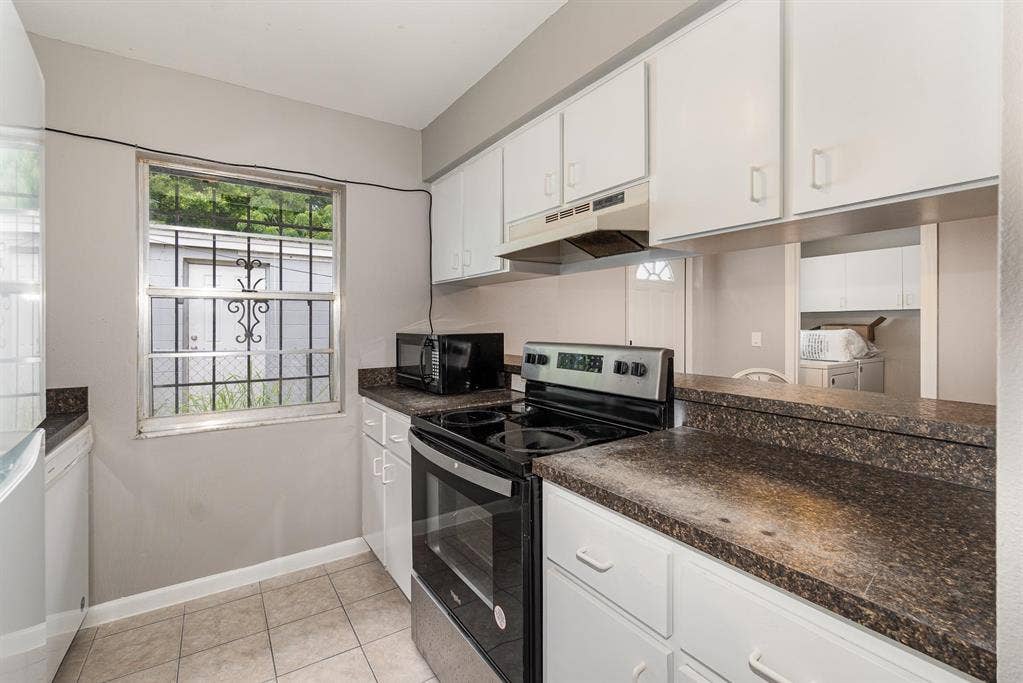 5 BR in Oakland