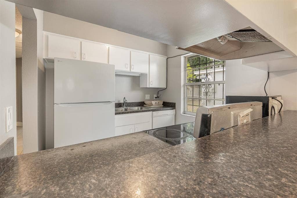 5 BR in Oakland