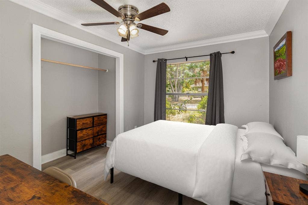 5 BR in Oakland