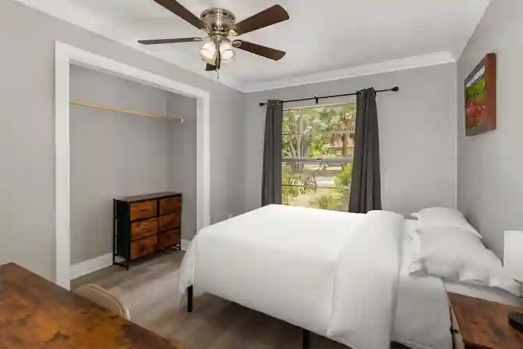 5 BR in Oakland