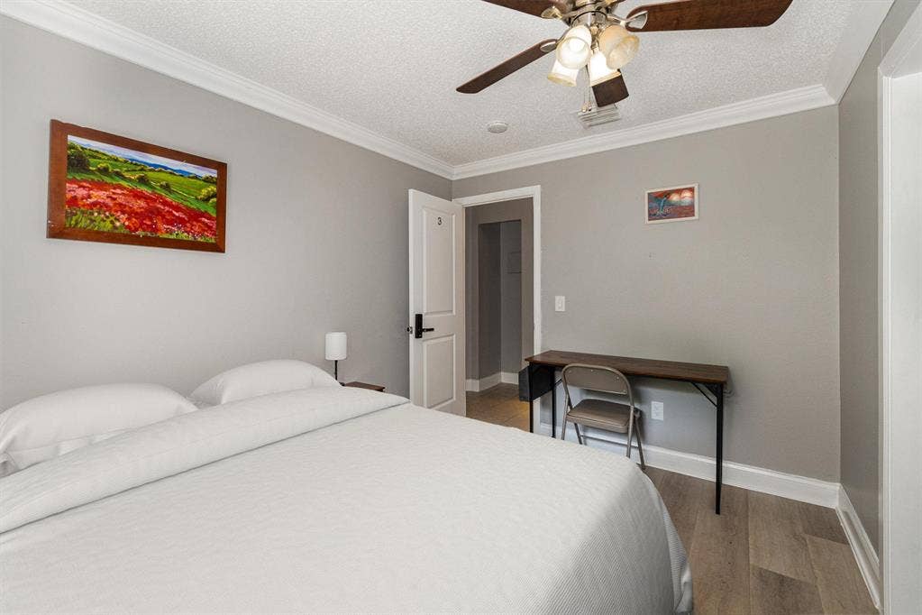 5 BR in Oakland