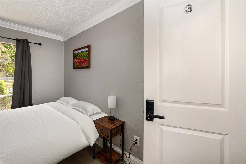 5 BR in Oakland