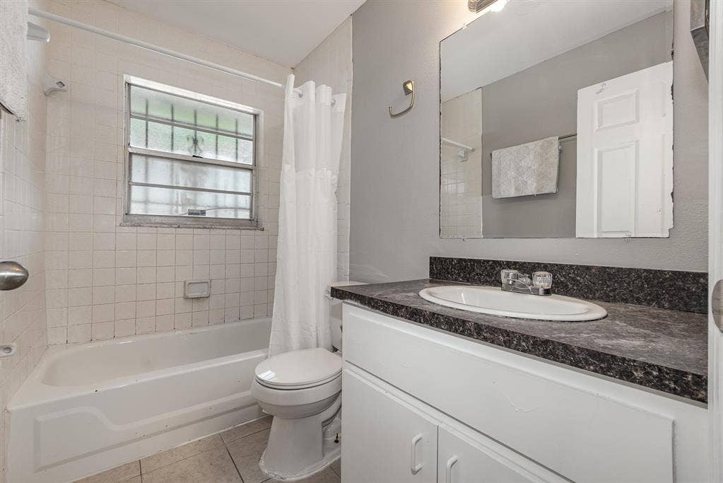 5 BR in Oakland