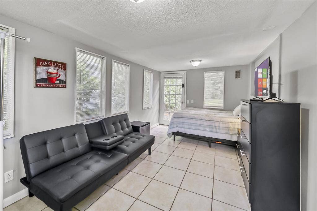 8 BR in Jacksonville