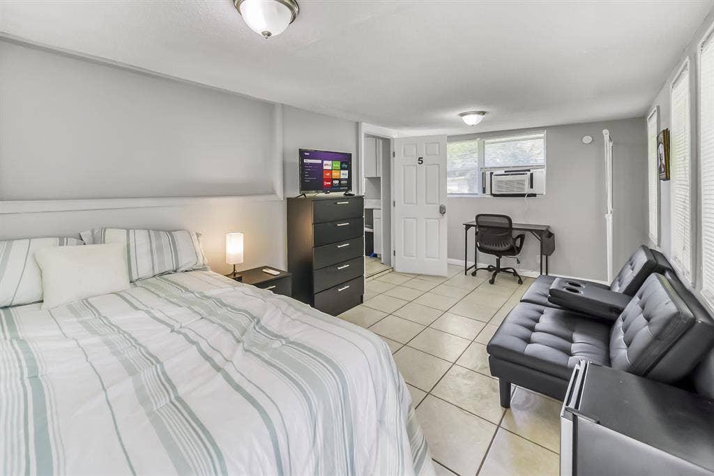 8 BR in Jacksonville