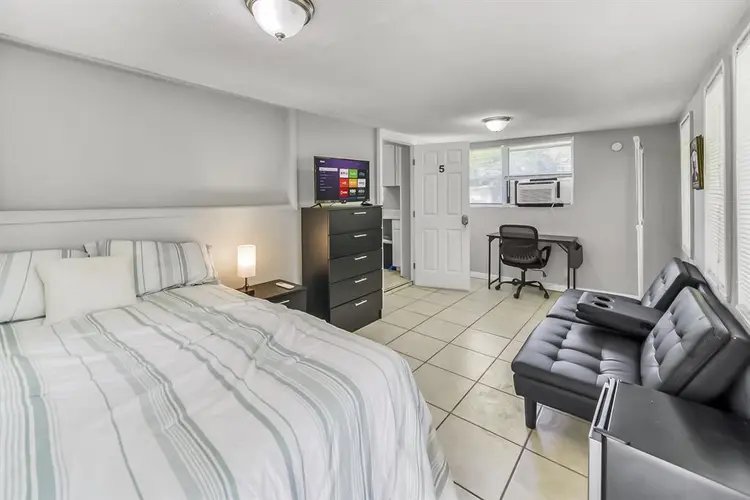 8 BR in Jacksonville