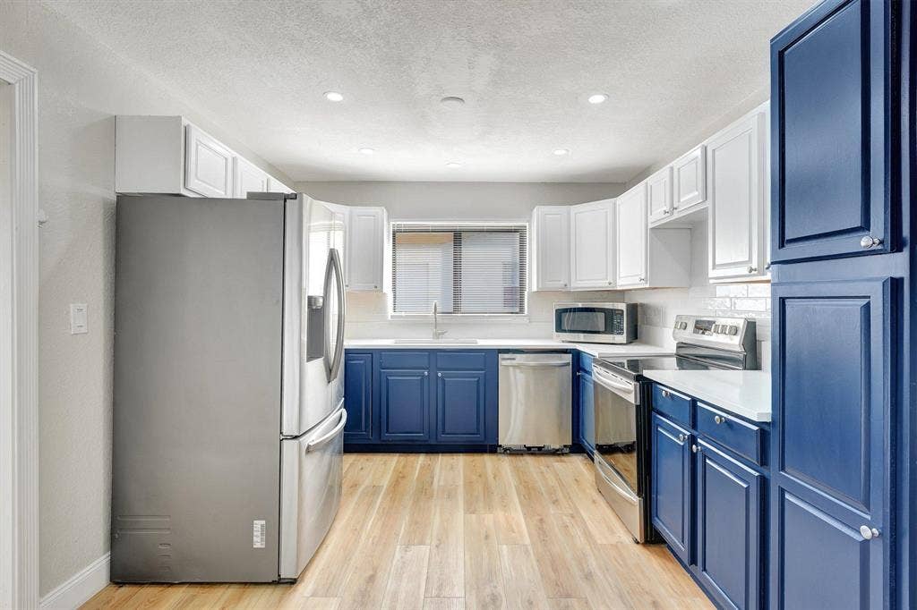 6 BR in Hollywood