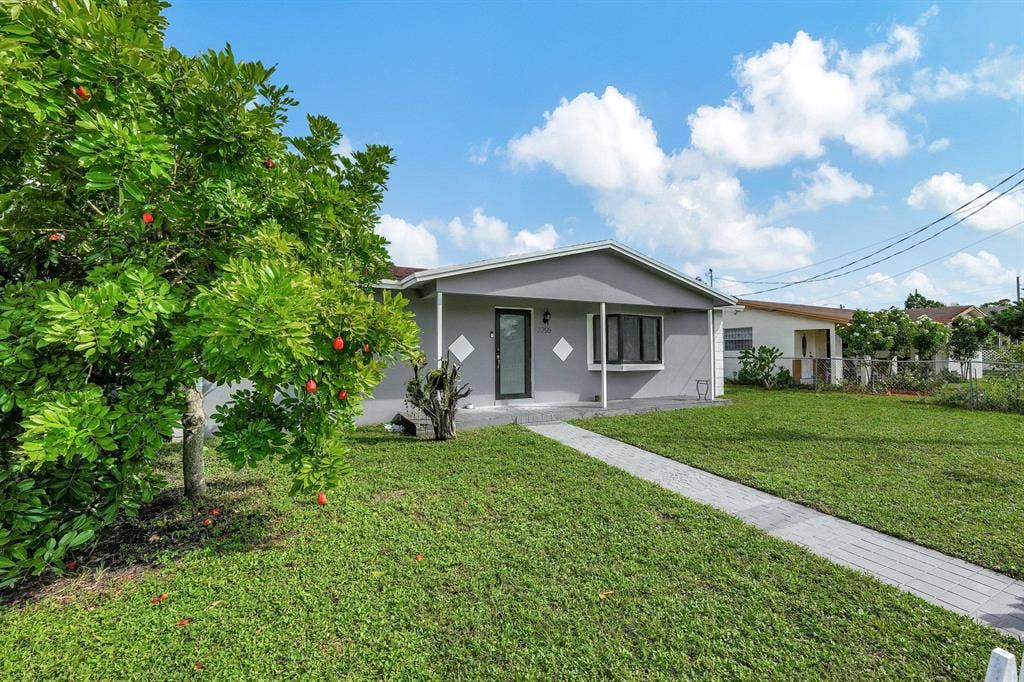 6 BR in Hollywood