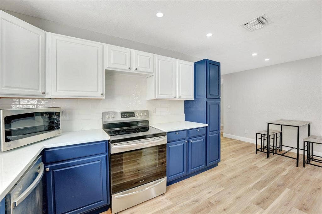6 BR in Hollywood