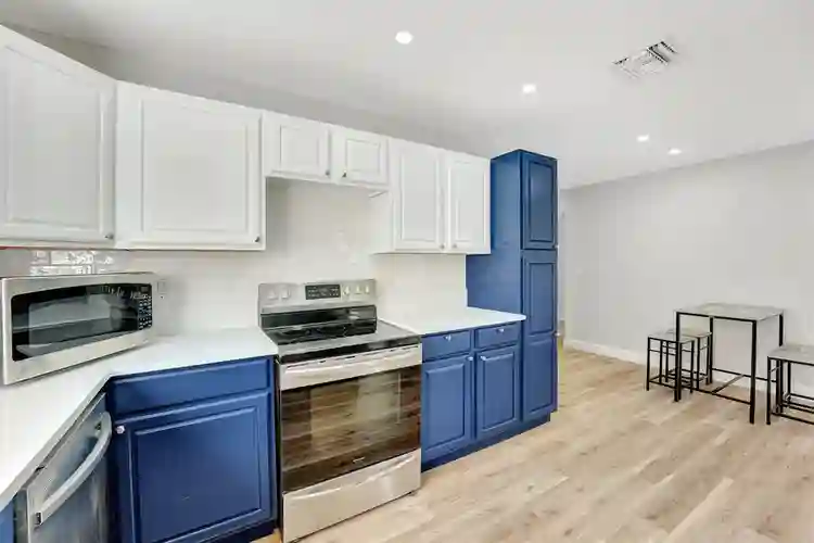 6 BR in Hollywood
