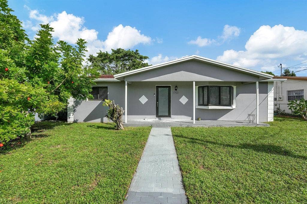 6 BR in Hollywood