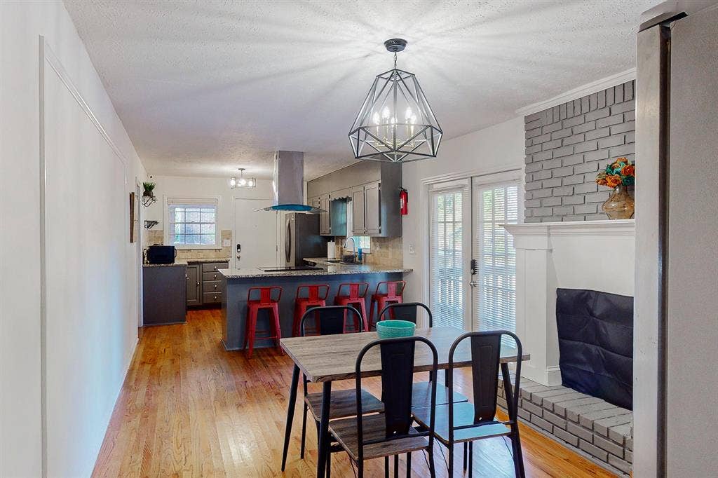 6 BR in Decatur