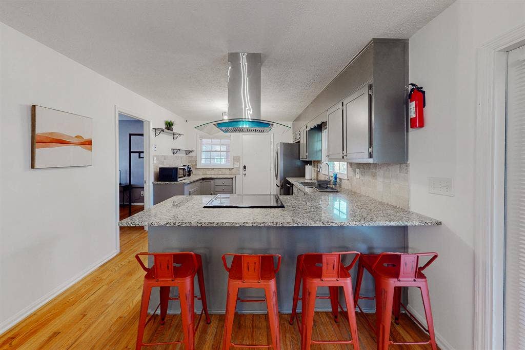 6 BR in Decatur