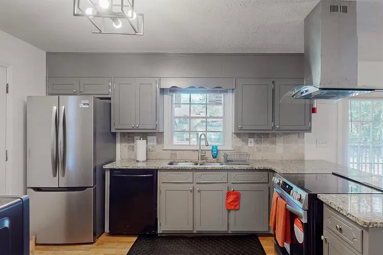 6 BR in Decatur