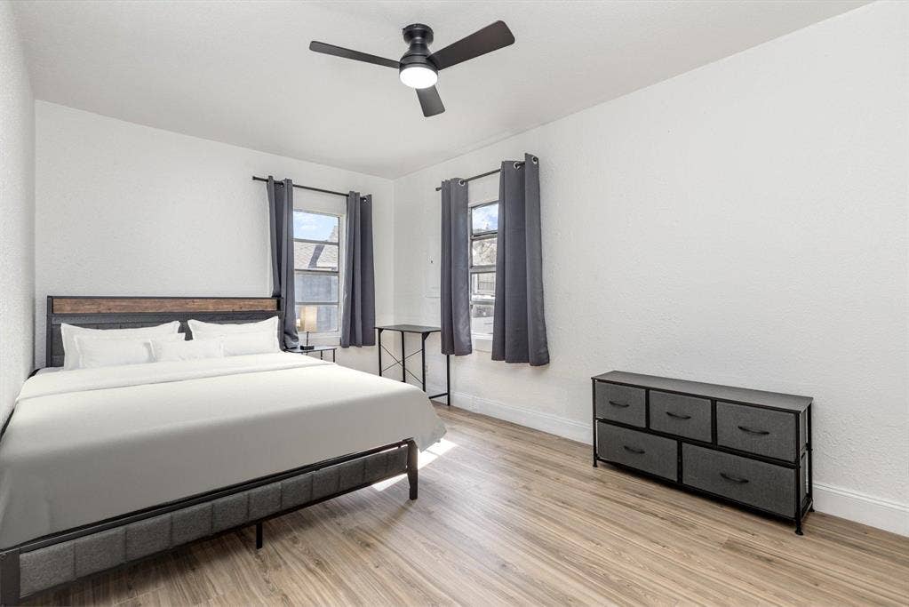 4 BR in Sarasota