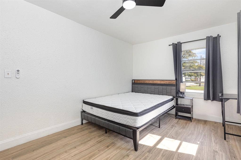 4 BR in Sarasota