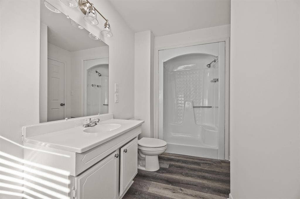 8 BR in East Point