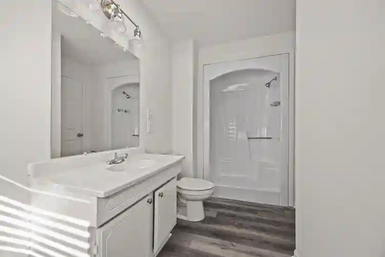 8 BR in East Point