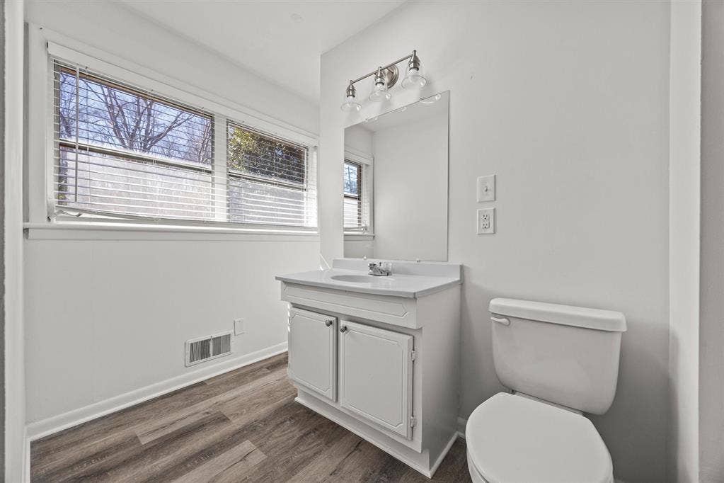8 BR in East Point