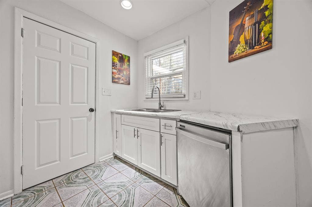 8 BR in East Point