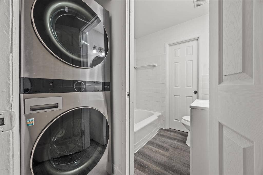 8 BR in East Point