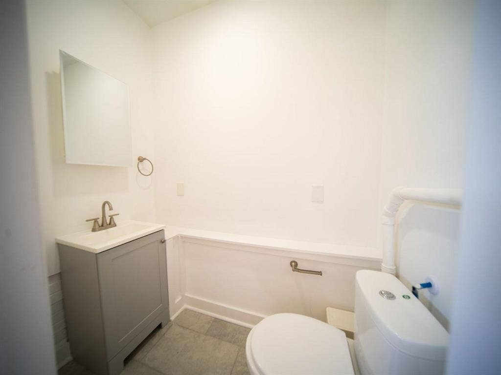 8 BR in Charlotte