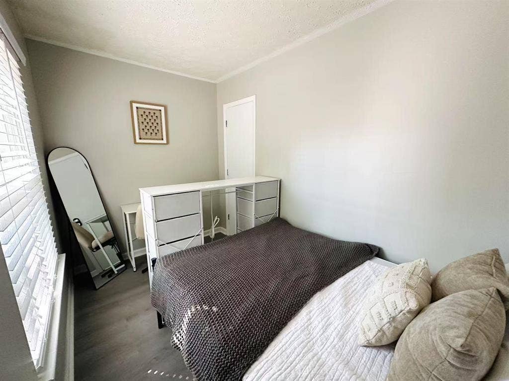 6 BR in Durham