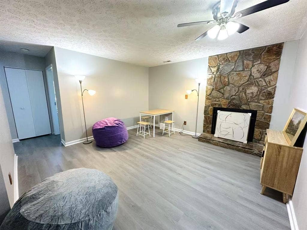 6 BR in Durham