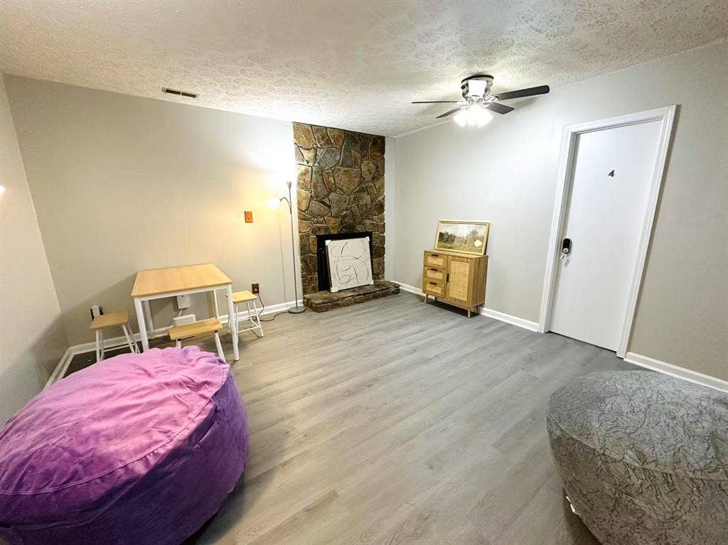 6 BR in Durham