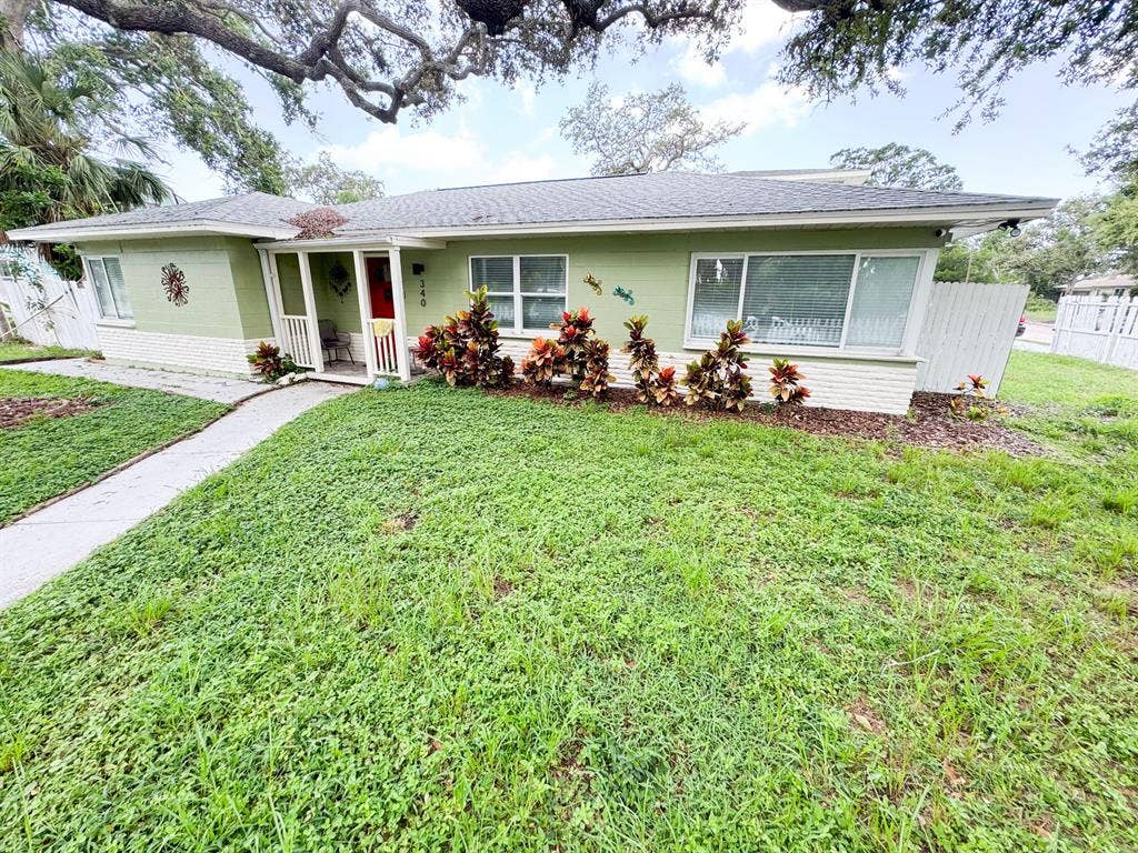 2 BR in St. Petersburg
