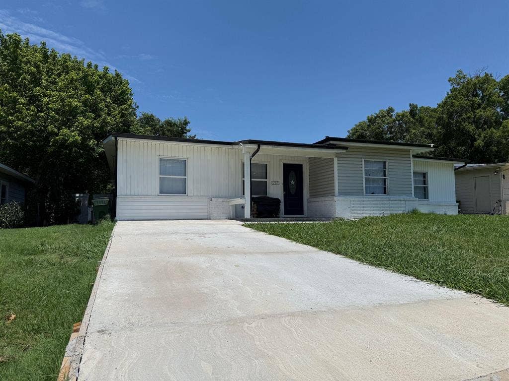 6 BR in Arlington