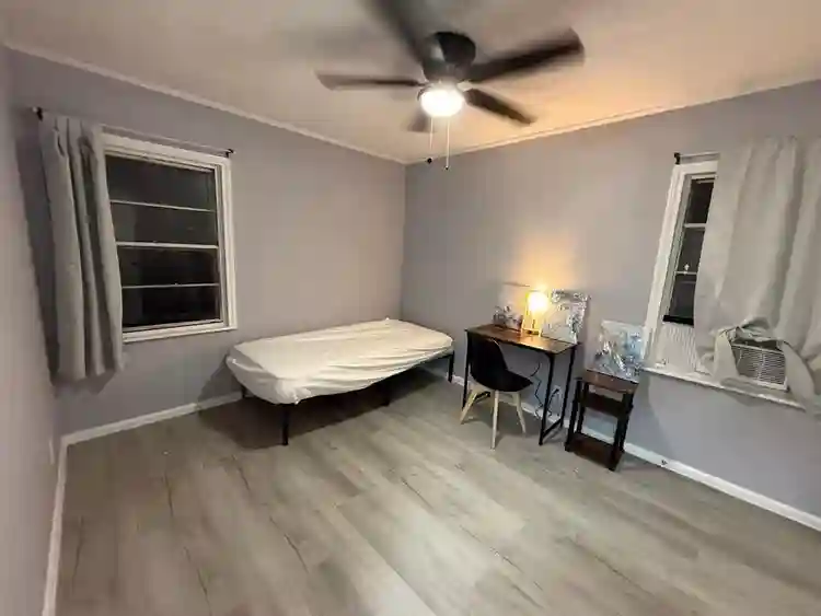 6 BR in Arlington