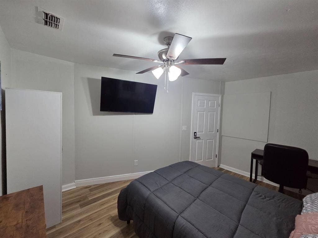 6 BR in Jacksonville