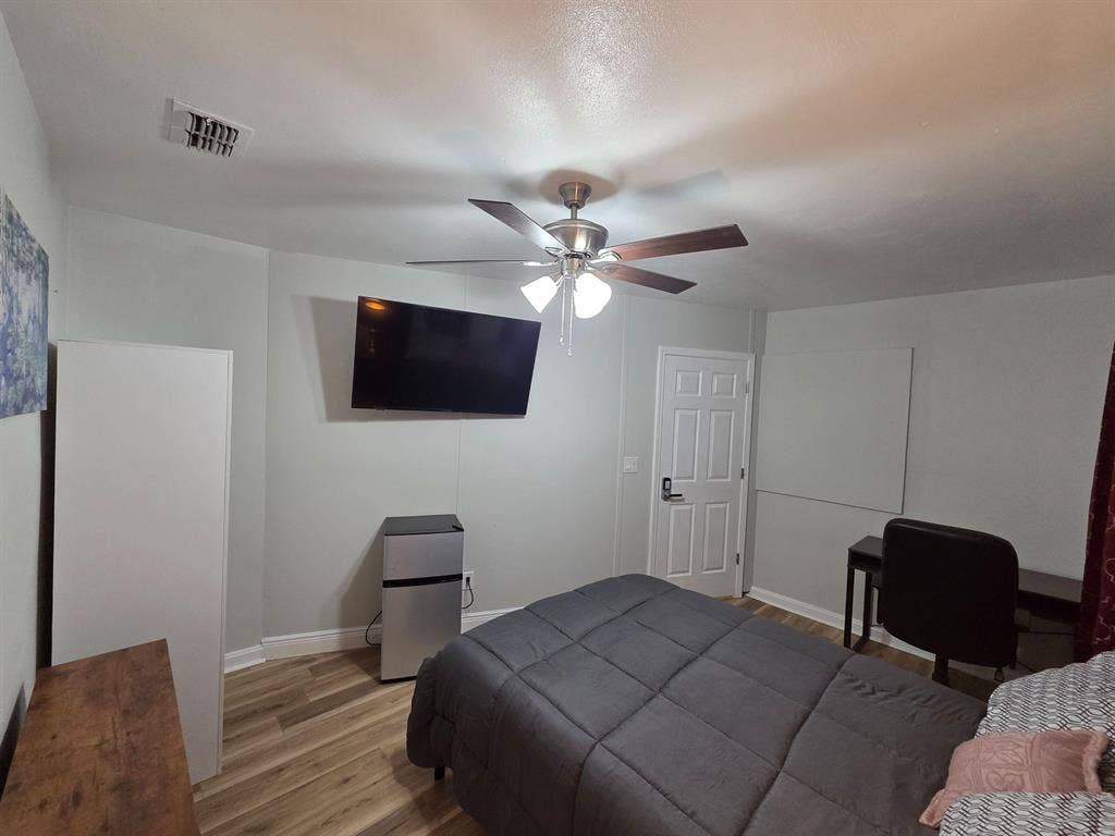6 BR in Jacksonville