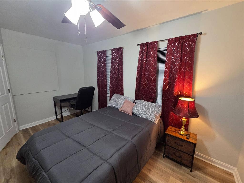 6 BR in Jacksonville
