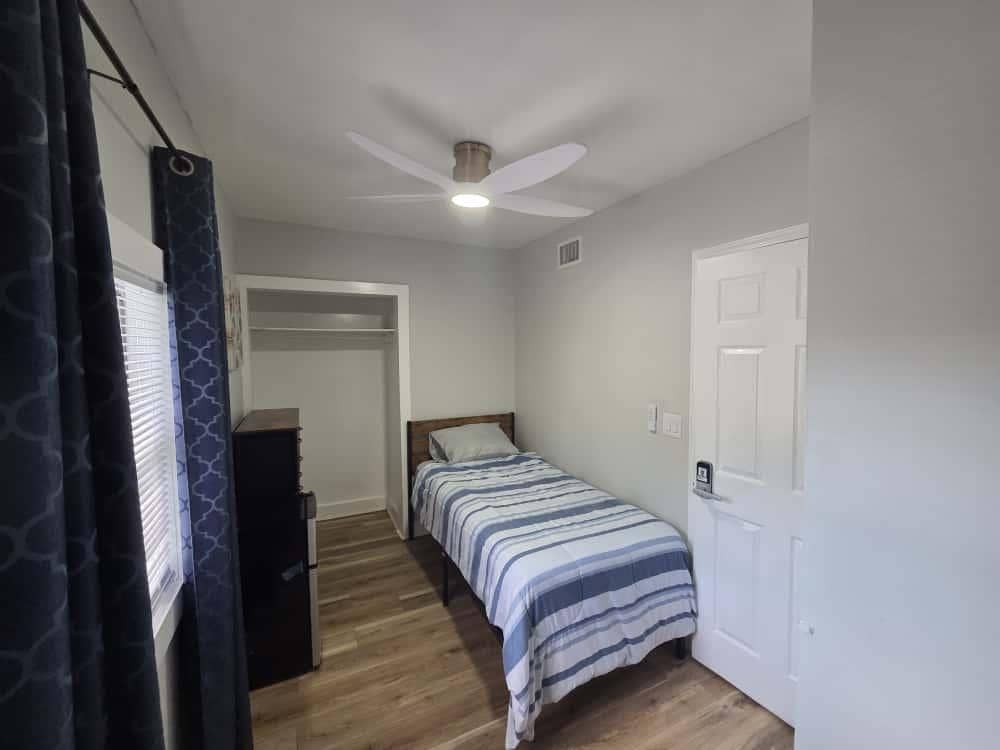 6 BR in Jacksonville
