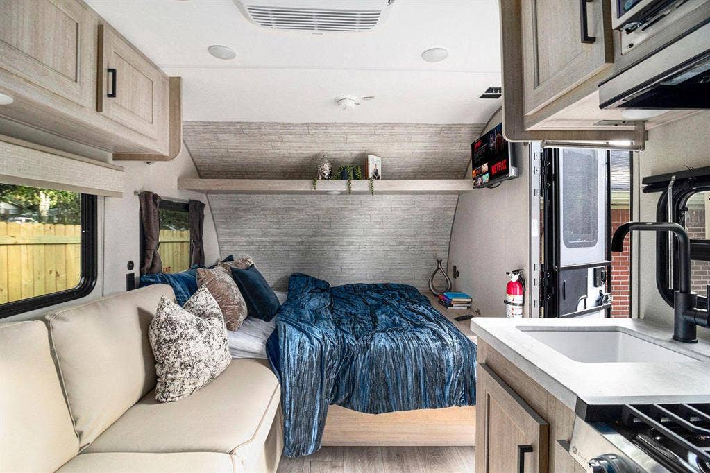 1 BR in Riverdale