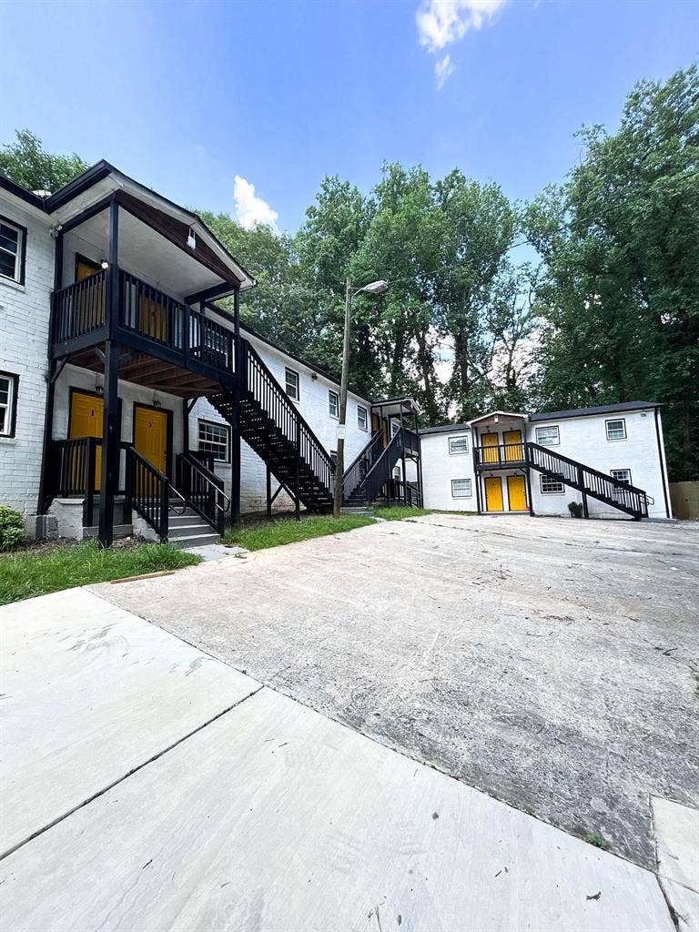 2 BR in Atlanta